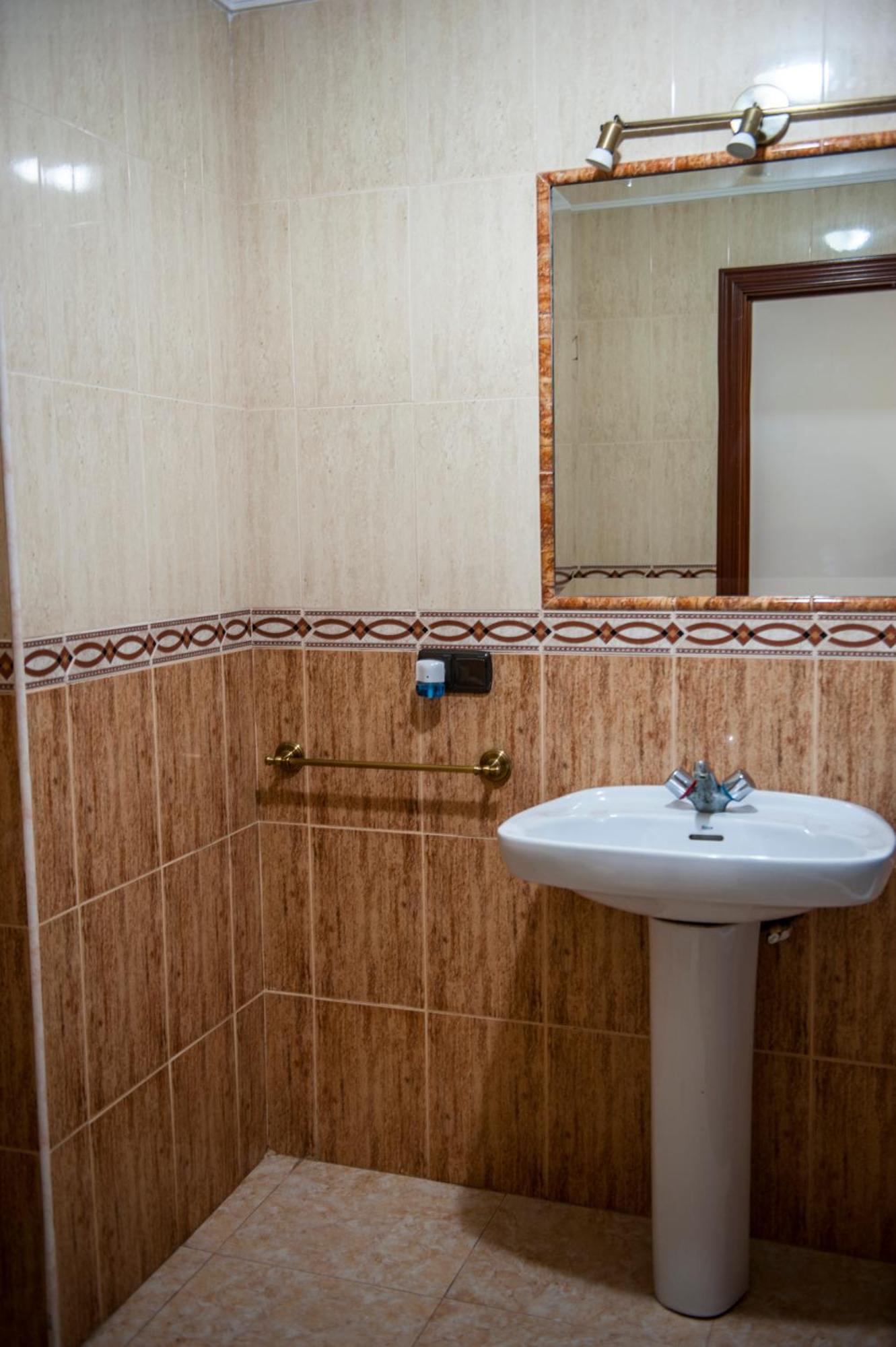 Hostal Las Palomas Λουθένα Εξωτερικό φωτογραφία