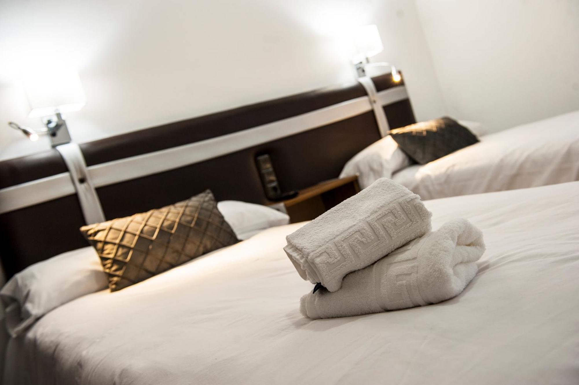 Hostal Las Palomas Λουθένα Εξωτερικό φωτογραφία